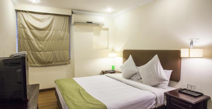 Sandhya Hotel Хидерабад Екстериор снимка