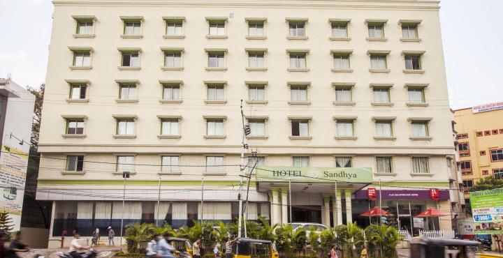 Sandhya Hotel Хидерабад Екстериор снимка
