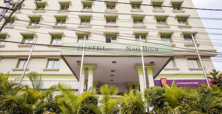 Sandhya Hotel Хидерабад Екстериор снимка