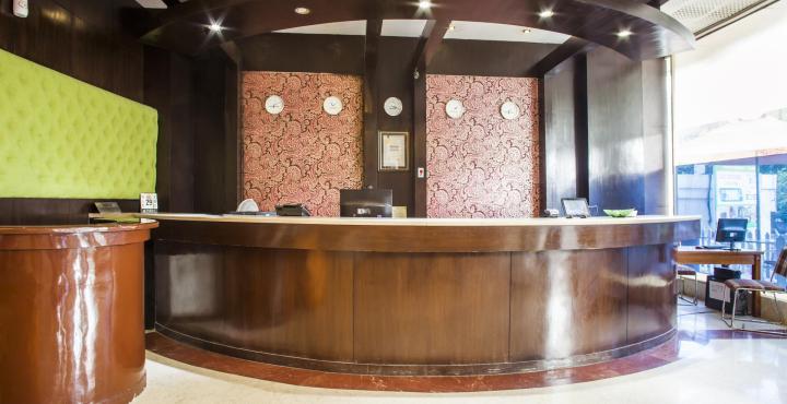 Sandhya Hotel Хидерабад Екстериор снимка