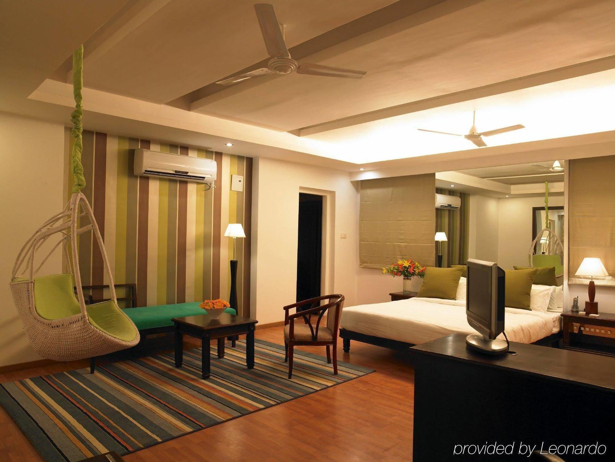 Sandhya Hotel Хидерабад Екстериор снимка